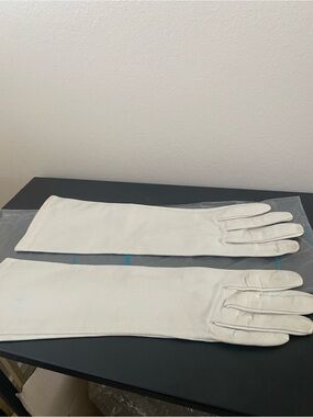 1959’s Vintage Long Cream Leather Gloves for Women